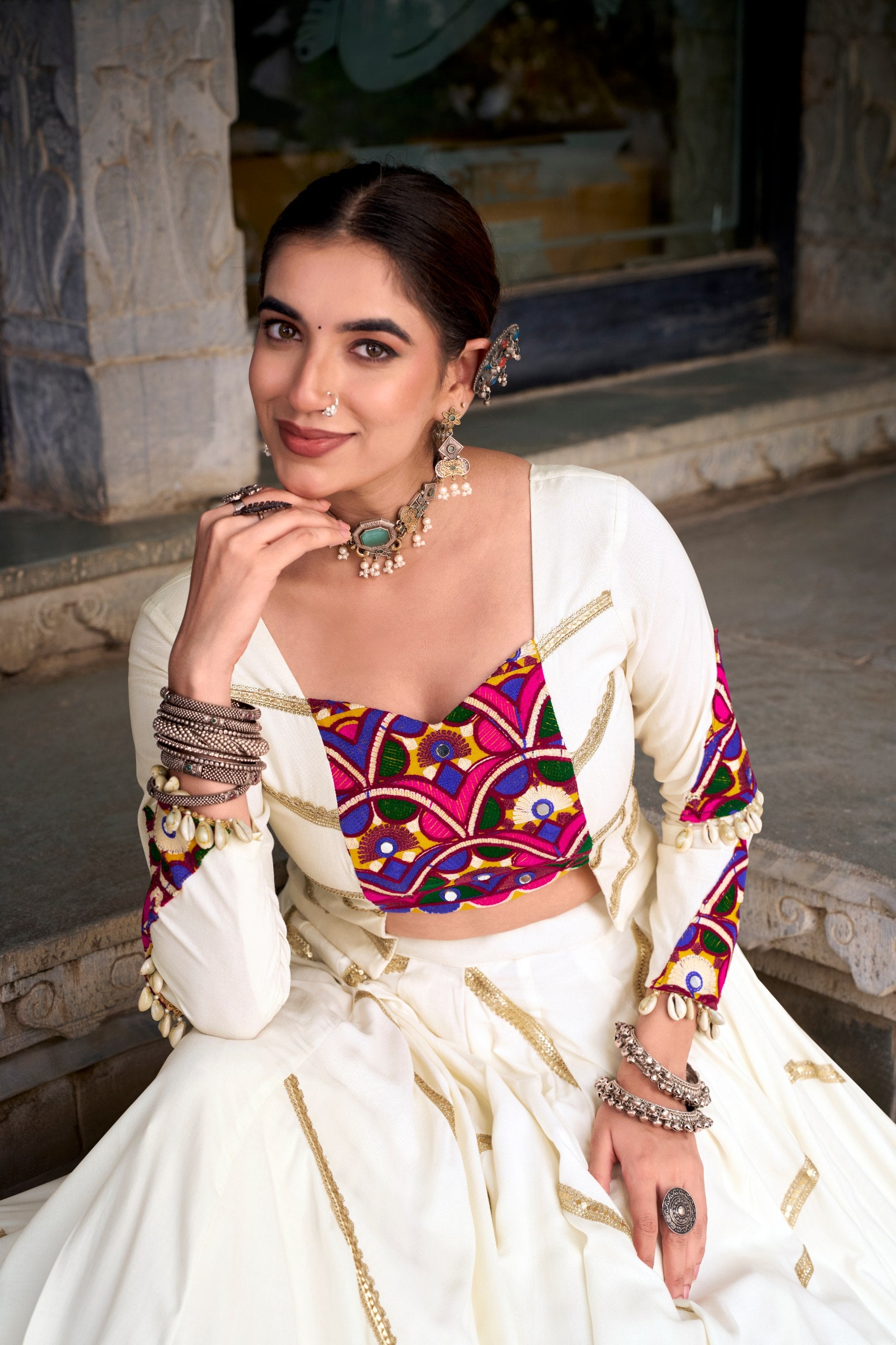 WHITE GAMTHI WORK NAVRATRI LEHENGA